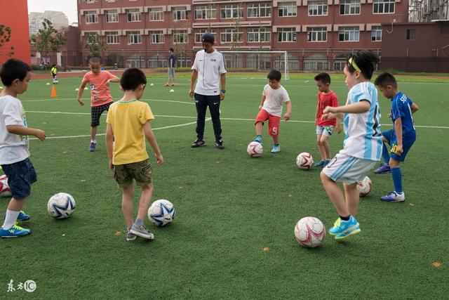 沃特斯27分高登空砍34分 广东送四川8连败